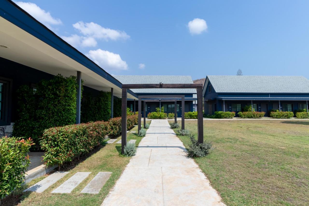 Hotel The Barn Hua Hin Khao Tao Esterno foto